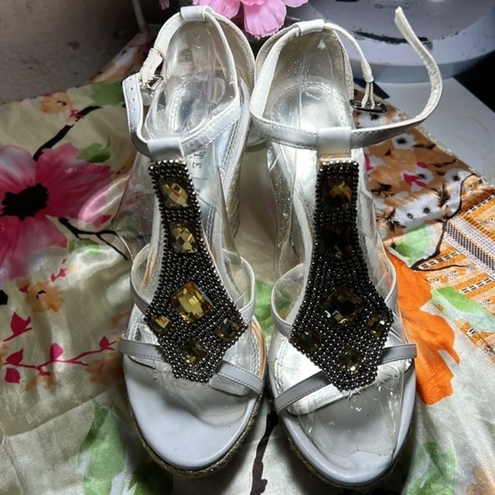 White‎ House|BlackMarket white leather espadrille open toe blinged sandal 7.5